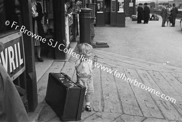 TRAVELLERS AT PORTARLINGTON STATION